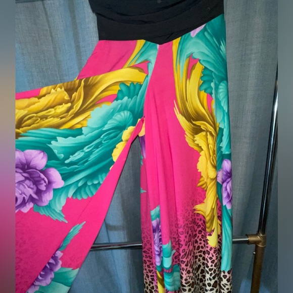 2 piece pants and Wrap Around Top. Size Small - Picture 6 of 9
